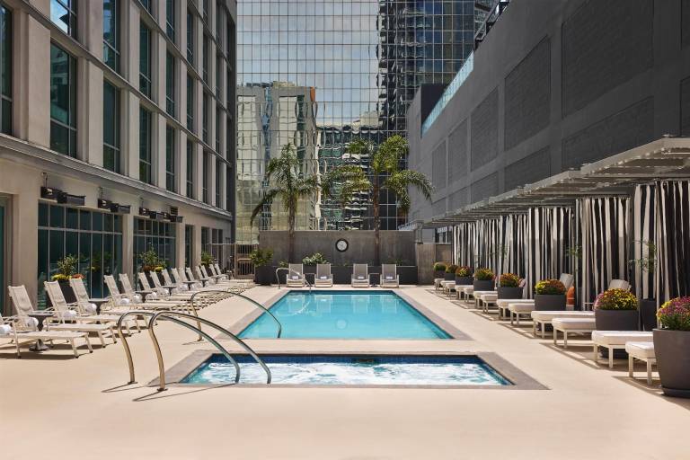 Carte Hotel San Diego Downtown, Curio Collection by Hilton — photo 2