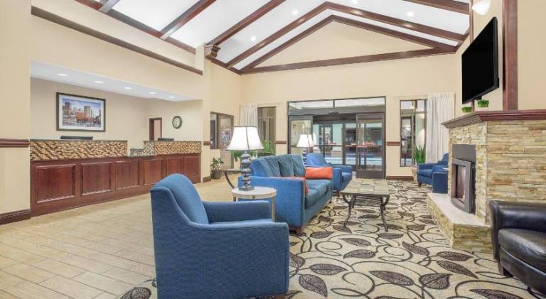 Ramada by Wyndham Denver International Airport — photo 3