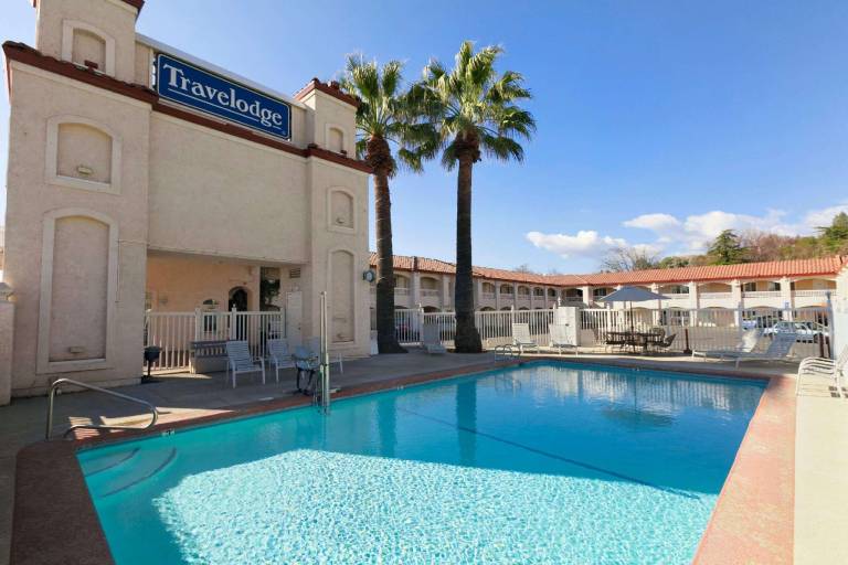 Travelodge by Wyndham Redding CA — photo 2
