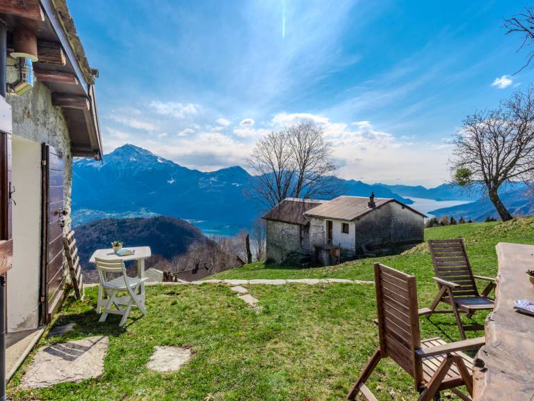 Vacation home with garden & terrace | Lake view — photo 3