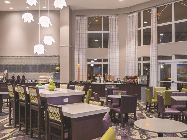 La Quinta Inn & Suites by Wyndham Flagstaff — photo 4