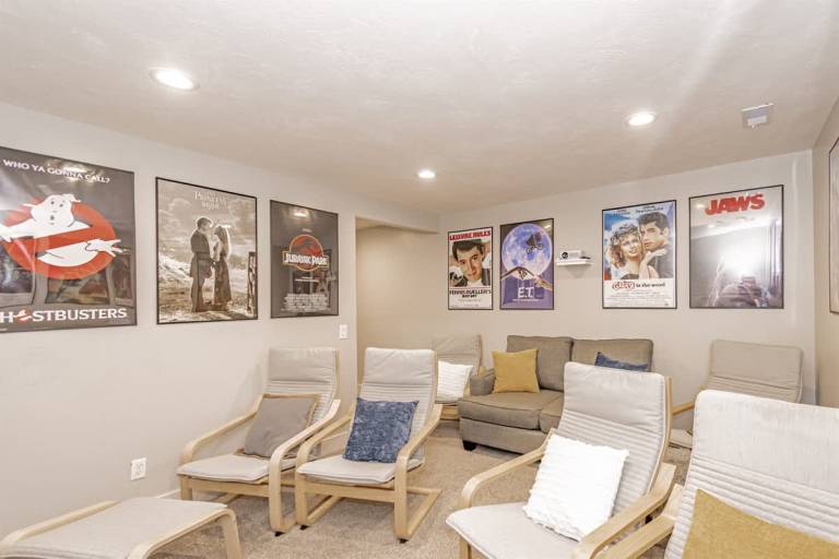 Family-oriented house with hot tub & garden | Dogs allowed — photo 3