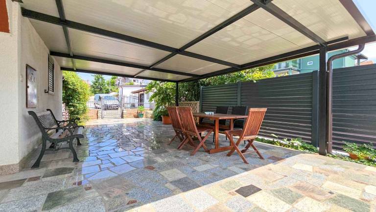 Rental apartment with garden & patio — photo 4