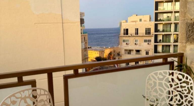 Pleasant rental apartment | Next to the beach | Pets are welcome in St. Julian's