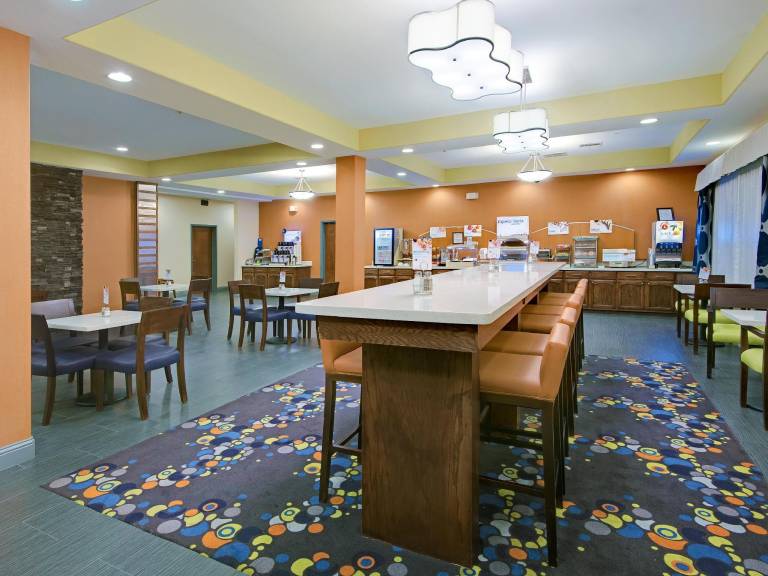 Holiday Inn Express Hotel and Suites Monahans I-20 By IHG — photo 5