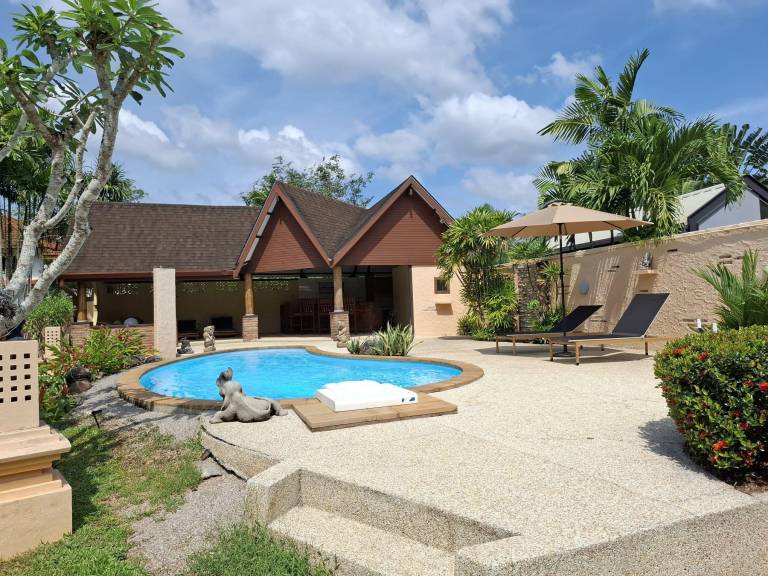Villa with terrace, pool & barbeque — photo 3