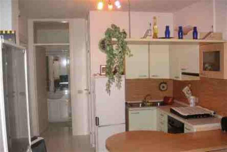 Apartment with terrace & yard — photo 2