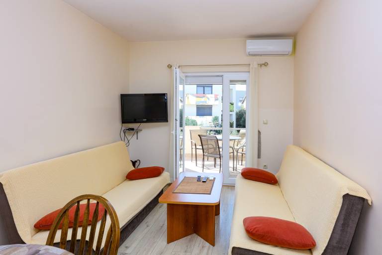 One bedroom apartment with balcony Srima - Vodice, Vodice (A-23593-a) — photo 2