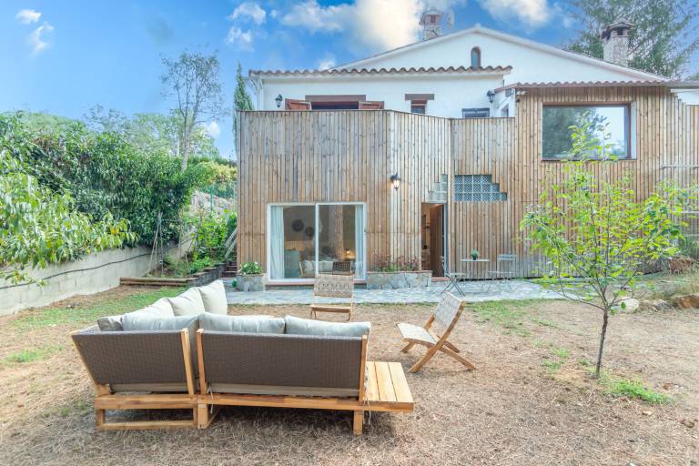 Ferienwohnung Bacom House mit Garten im Wald