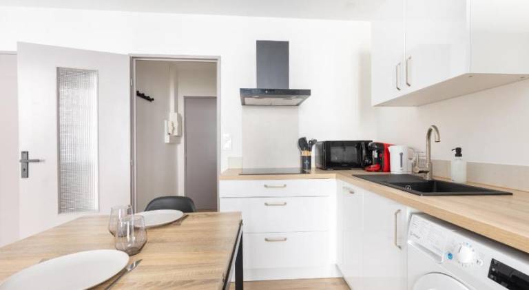 Beautiful rental apartment | Next to Popes' Palace | Suitable for remote work | Dogs allowed — photo 5