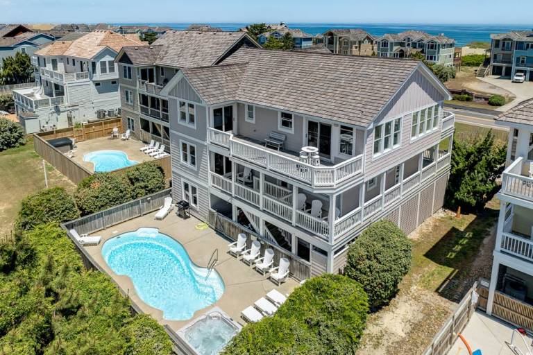 Child-friendly vacation home with grill, heated pool & hot tub | Close to the beach | Pets are welcome in Nags Head, NC