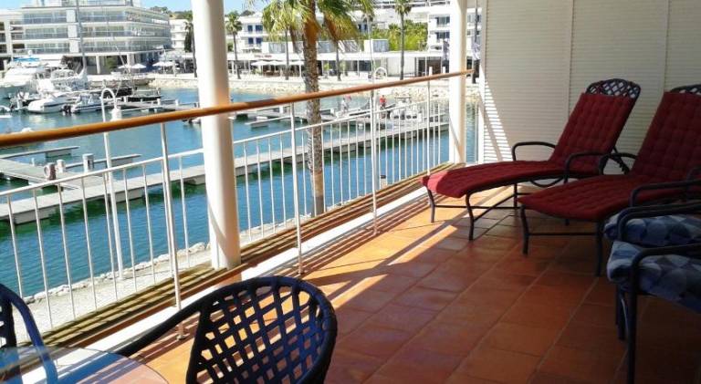 Fully equipped holiday apartment with patio | Pet-friendly in Lagos