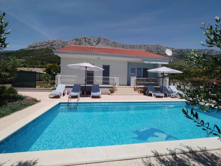 Ferienhaus Kaštel Gomilica