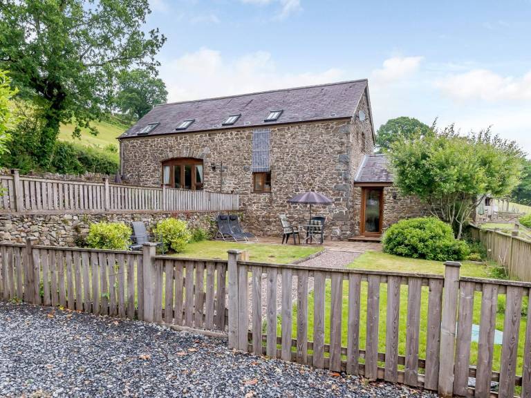 Vacation home with garden in Carmarthen