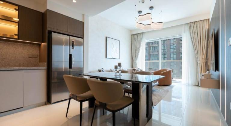 KeyRock - Stylish 2BR Apt with Palm Jumeirah View, Balcony, Pool & Gym Access — photo 2