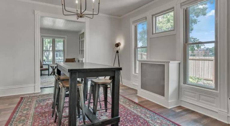 City Oasis Awaits Cozy DT Home With Hot Tub Vikings — photo 2