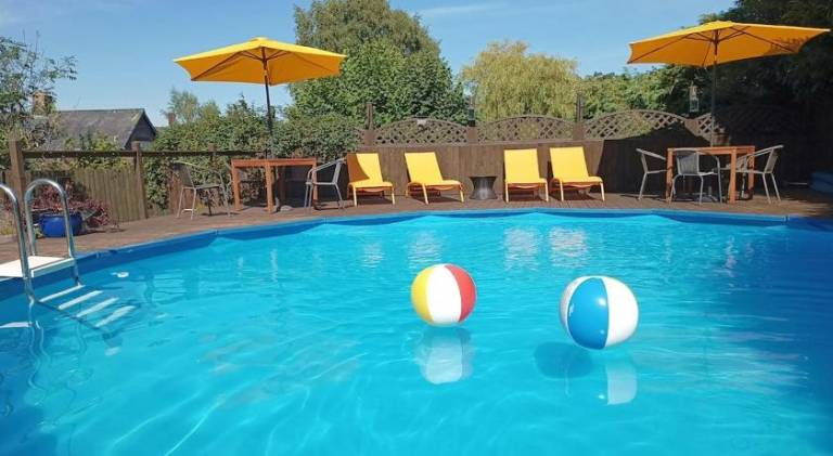 House with pool | Dogs allowed — photo 3