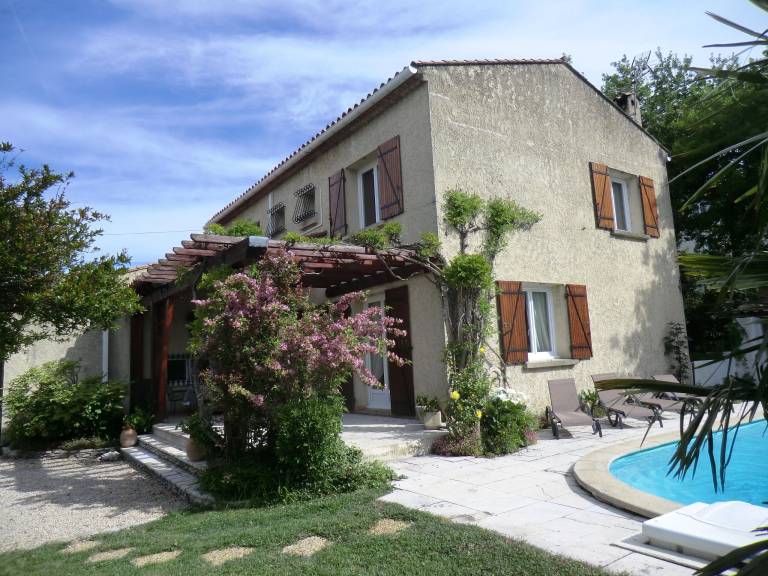 Villa  Saint-Saturnin-lès-Avignon