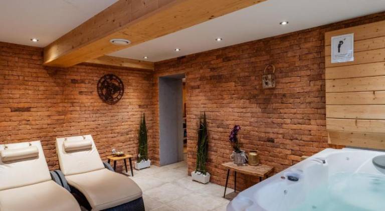 Serviced apartment with garden, sauna & jacuzzi in Zakopane