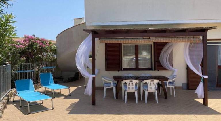 House with 2 rooms for 6 persons in Sant'Antioco