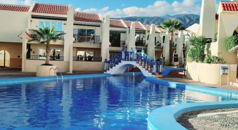 Holiday apartment with patio, barbecue & yard in Adeje