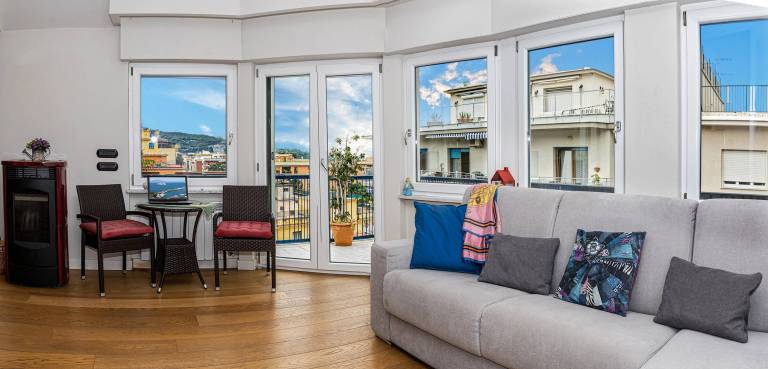 Maya Penthouse Sorrento Center