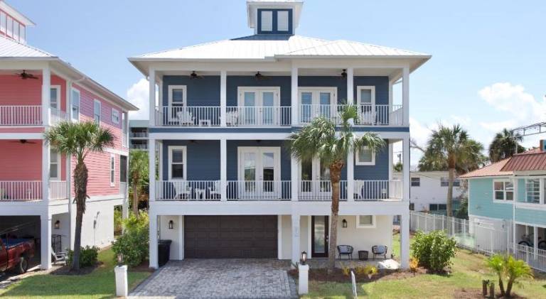 Spacious house with pool | Beach nearby | Pet-friendly in Fort Myers Beach, FL