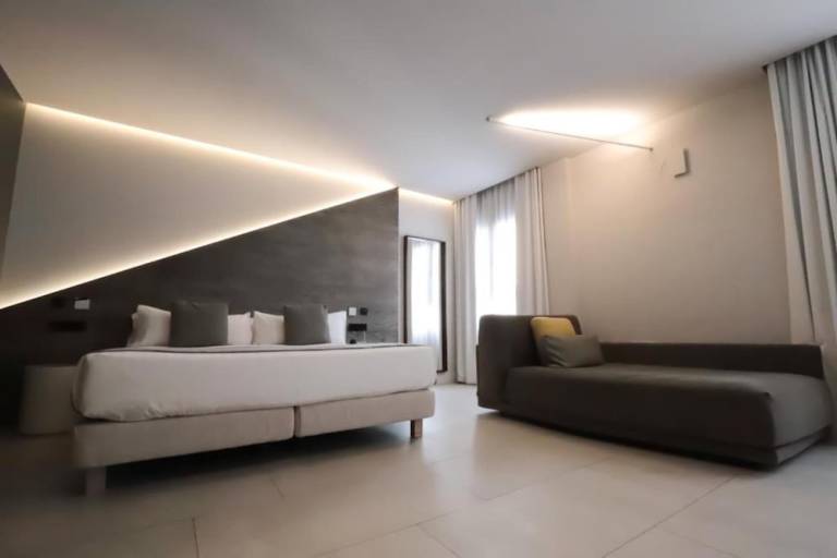 Aparthotel Ayora