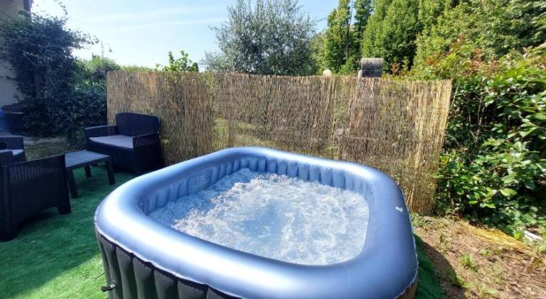 Wonderful vacation home with hot tub | Pet-friendly — photo 4