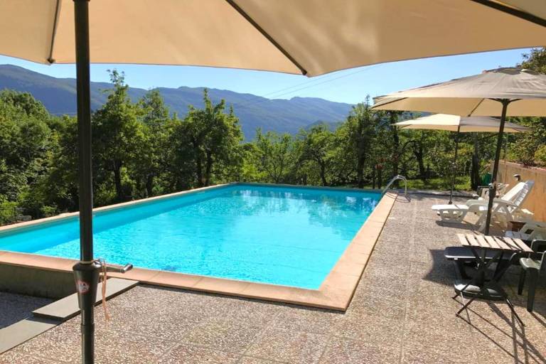 Vacation home with pool, garden & patio — photo 3