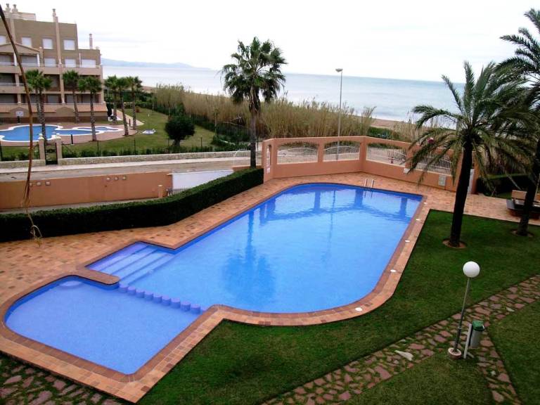 Acogedor Apartamento con Piscina Privada y WiFi con acceso directo a la Playa — photo 2