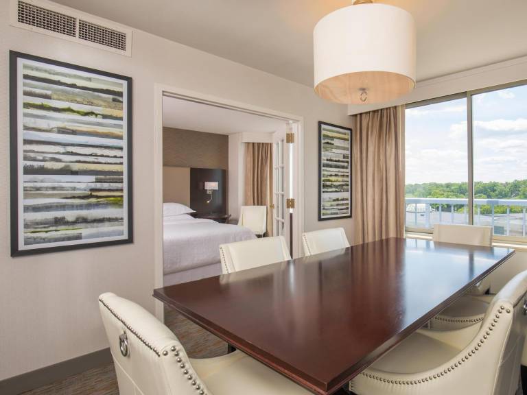 Sheraton Suites Chicago Elk Grove — photo 2