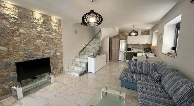 Villa with patio, barbeque & garden — photo 2