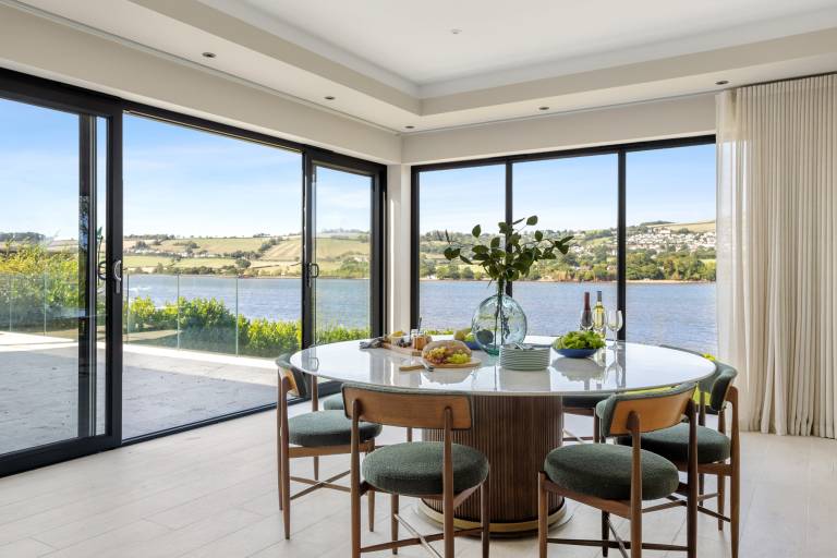 Vacation home with patio, BBQ & yard | Perfect for remote work — photo 4