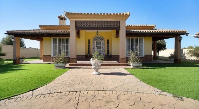 House with garden, barbeque & private pool | Suitable for remote work — photo 3