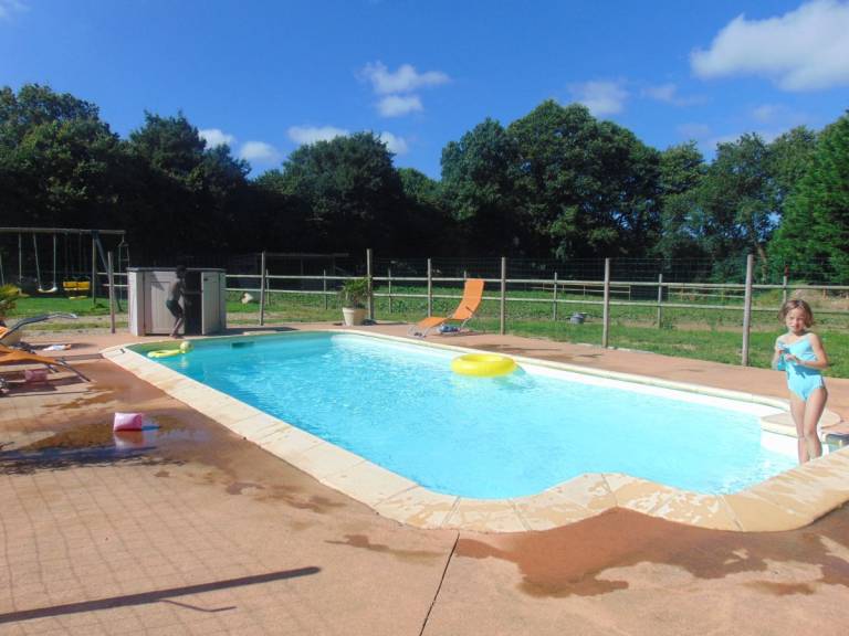 Beautiful gite with heated pool, patio & barbecue | Pets allowed — photo 5
