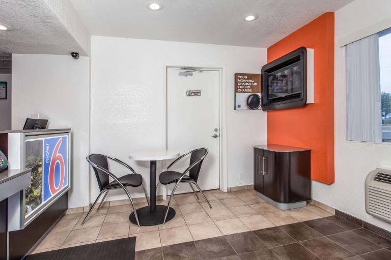 Motel 6 Vacaville, CA — photo 5