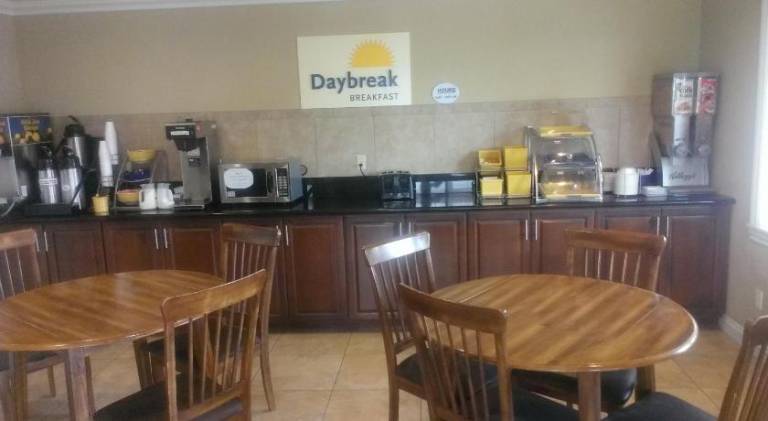 Days Inn by Wyndham Kingman East — photo 5
