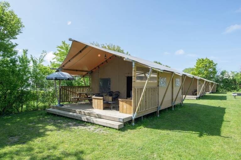 Beautiful tent with heated pool & patio | Beach nearby | Pets are welcome in Domburg