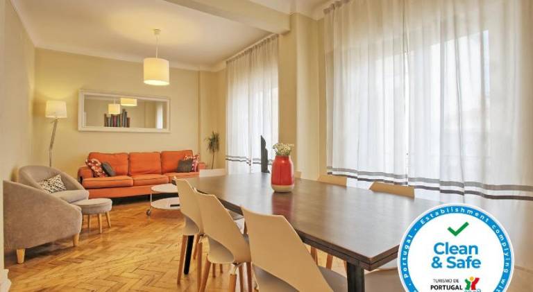 Almirante Top Floor / Almirante Reis Avenue in Lisbon