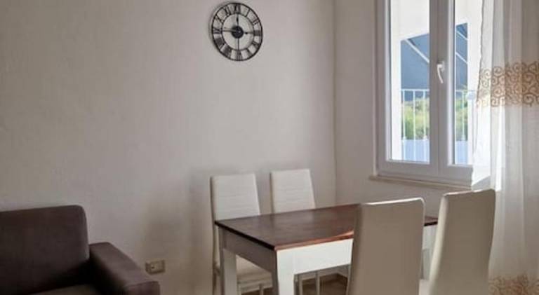 Apartment with patio in Serrara Fontana