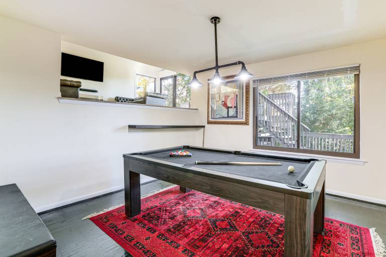 Spacious King of Prussia Home w/ 2 Game Rooms — photo 3