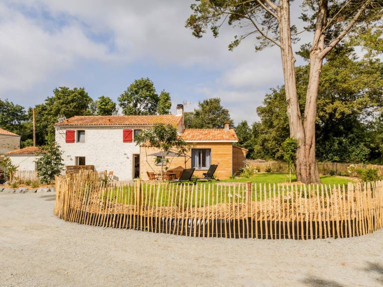 Renovated Farmhouse: Quiet Countryside, Near Nantes, EV Charger, Pets Welcome — photo 2