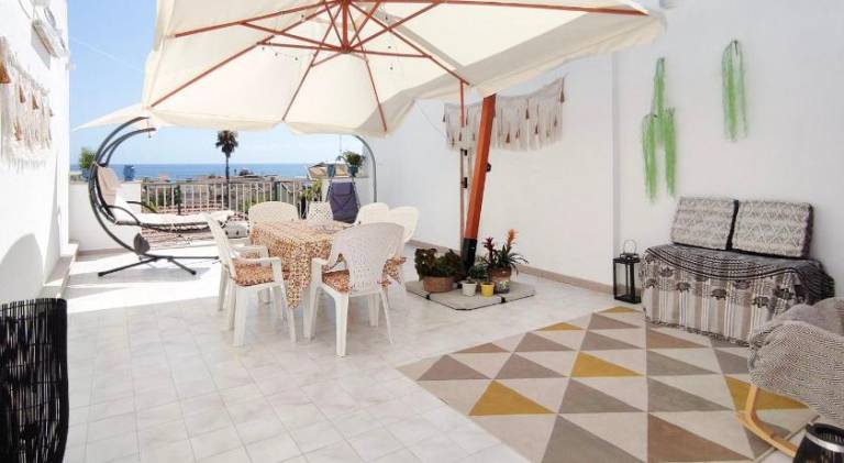 Vacation home with barbeque & terrace — photo 2