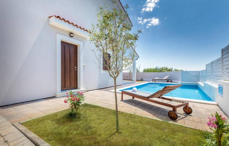 Casa Peroj