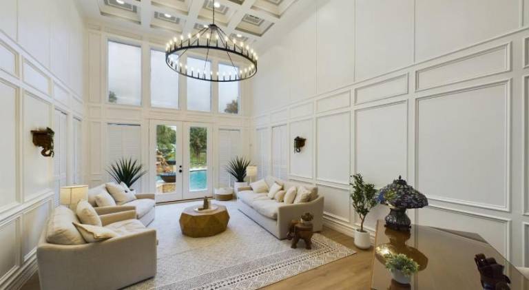 Fully equipped vacation home with jacuzzi, private pool & yard | Perfect for remote work | Pet-friendly — photo 2