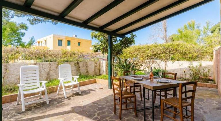 House with 2 rooms for 5 persons in Melendugno