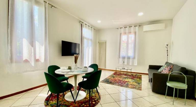 Rental apartment with terrace & yard — photo 4