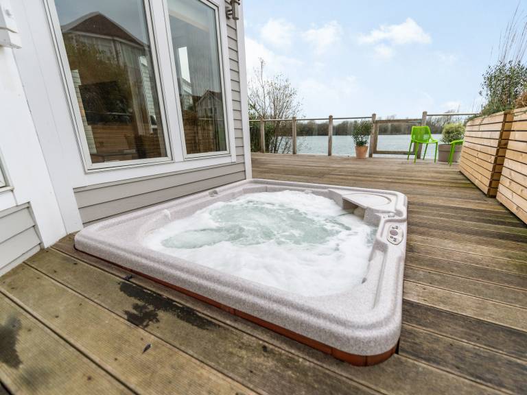 Children-friendly lovely cottage with garden, terrace & barbecue | Water view | Pets allowed — photo 2