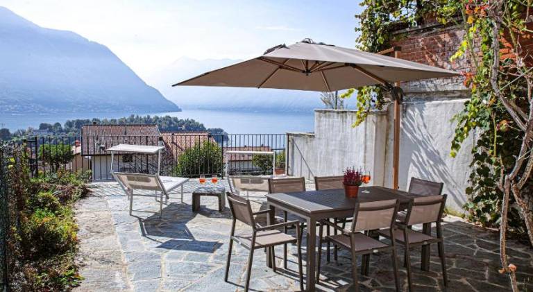 Lake Dream House - Private Terrace w Stunning Isola - Parking in Tremezzina
